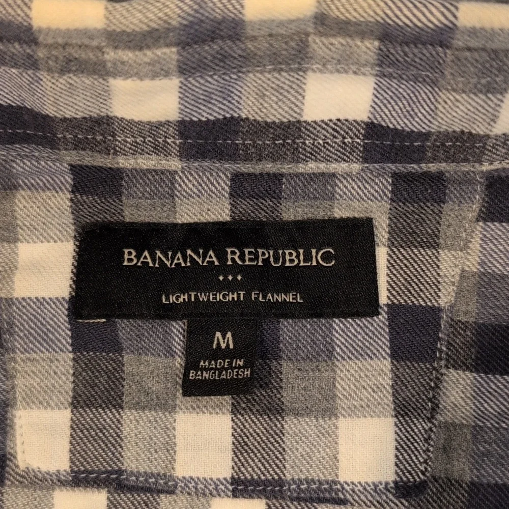 Banana Republic Men's Medium Lightweight Flannel Long Sleeve Button Down Shirt